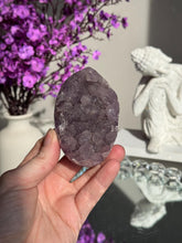 Load image into Gallery viewer, Sugar amethyst geode 3128
