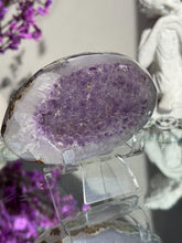 Load image into Gallery viewer, Sugar amethyst geode 3131
