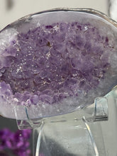 Load image into Gallery viewer, Sugar amethyst geode 3131
