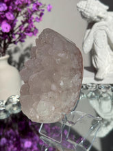 Load image into Gallery viewer, Sugar quartz geode sugar druzy 3132
