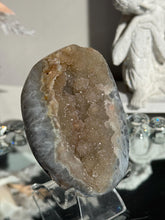 Load image into Gallery viewer, Yellow rainbow amethyst 3131
