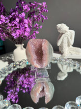 Load image into Gallery viewer, Rainbow amethyst geode with jasper and orange banding 3119
