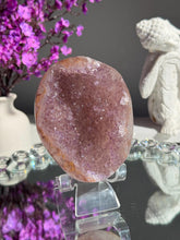 Load image into Gallery viewer, amethyst geode 3119
