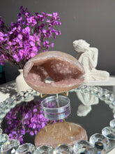 Load image into Gallery viewer, Pink Rainbow amethyst geode 3121
