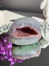 Load image into Gallery viewer, amethyst geode with agate and calcite 3120
