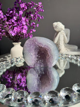 Load image into Gallery viewer, Druzy amethyst geode 3120
