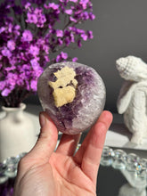 Load image into Gallery viewer, amethyst geode with calcite 3118
