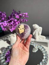 Load image into Gallery viewer, amethyst geode with calcite 3118
