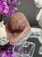 Load image into Gallery viewer, amethyst geode with agate  3119
