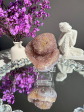 Load image into Gallery viewer, amethyst geode with agate  3119
