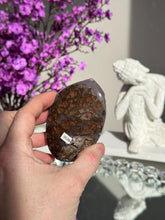 Load image into Gallery viewer, Sugar amethyst geode 3128
