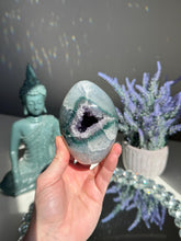 Load image into Gallery viewer, Druzy amethyst egg 3153
