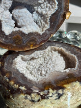 Load image into Gallery viewer, Agate Geode Jewelry Box, Druzy Quartz Crystal, Home Decor Stone 3139
