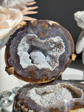 Load image into Gallery viewer, Agate Geode Jewelry Box, Druzy Quartz Crystal, Home Decor Stone 3139
