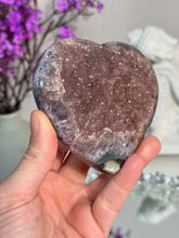 Load image into Gallery viewer, Rainbow amethyst heart 3169
