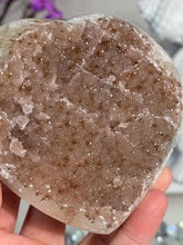 Load image into Gallery viewer, Pink sugar amethyst heart 3170

