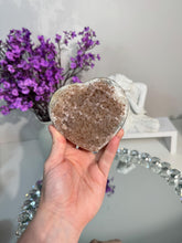 Load image into Gallery viewer, Pink sugar amethyst heart 3170
