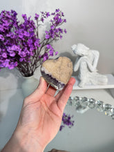 Load image into Gallery viewer, Sugar druzy Rainbow amethyst heart 3168
