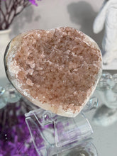 Load image into Gallery viewer, Pink sugar amethyst heart 3170
