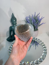 Load image into Gallery viewer, Sugar Rainbow amethyst heart 3169
