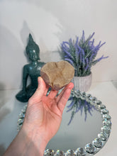 Load image into Gallery viewer, Rainbow amethyst heart 3169
