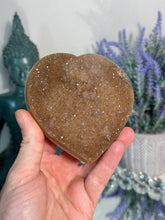 Load image into Gallery viewer, Sugar Rainbow amethyst heart 3169

