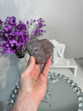 Load image into Gallery viewer, Sugar amethyst heart 3169 sugar druzy
