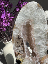 Load image into Gallery viewer, Druzy Amethyst portal with pink banding healing crystals 3202
