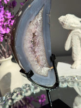Load image into Gallery viewer, Druzy Amethyst portal with agate healing crystals 3203
