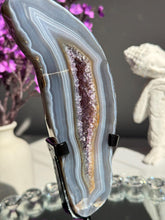 Load image into Gallery viewer, Druzy Amethyst portal with agate healing crystals 3203
