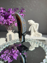 Load image into Gallery viewer, Druzy Amethyst portal with agate healing crystals 3203
