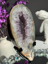 Load image into Gallery viewer, Druzy Amethyst portal healing crystals 3203
