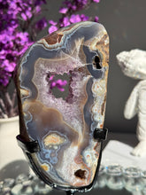 Load image into Gallery viewer, Druzy Amethyst portal with agate  healing crystals 3203
