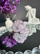 Load image into Gallery viewer, Lilac Pink amethyst skull with amethyst 3197
