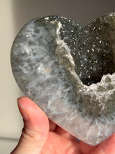 Load image into Gallery viewer, Green Amethyst heart  Healing crystals 3220
