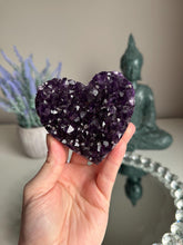 Load image into Gallery viewer, Juicy Amethyst heart  Healing crystals 3221
