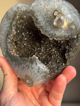 Load image into Gallery viewer, Rare Green Amethyst heart  Healing crystals 3220
