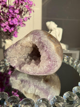 Load image into Gallery viewer, XL Sugar amethyst geode 3209
