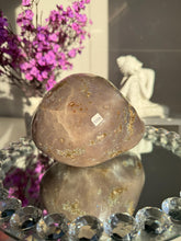 Load image into Gallery viewer, XL Sugar amethyst geode 3209
