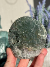 Load image into Gallery viewer, Green sugar Rainbow amethyst 3207
