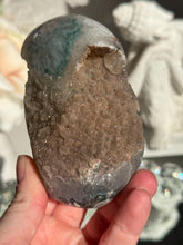 Load image into Gallery viewer, Sugar Rainbow amethyst geode 3207
