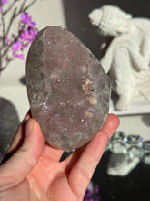 Load image into Gallery viewer, Rainbow amethyst geode 3208
