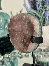 Load image into Gallery viewer, Pink Rainbow amethyst geode 3206
