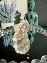 Load image into Gallery viewer, Green apophyllite cluster AP171
