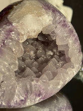 Load image into Gallery viewer, XL Sugar amethyst geode 3209
