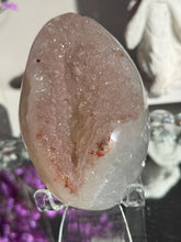 Load image into Gallery viewer, Pink rainbow amethyst geode 3206
