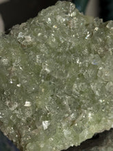 Load image into Gallery viewer, Green apophyllite cluster AP171
