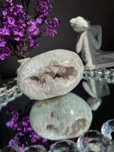 Load image into Gallery viewer, Lilac purple Sugar Amethyst Geode 3273
