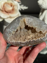 Load image into Gallery viewer, Tan Sugar Amethyst Geode 3275
