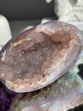 Load image into Gallery viewer, pink Rainbow sugar amethyst geode 3287
